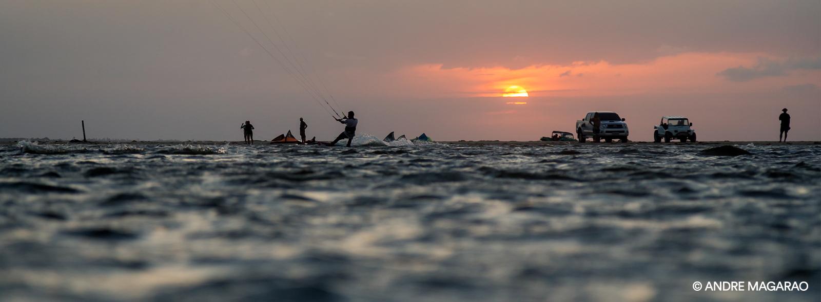 Partez faire du windsurf-sur-le-spot-de-icaraizinho-au-Brésil-banniere