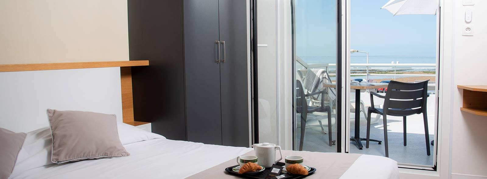 Chambre avec vue et petit déjeuner à l'hotel les dunes à La tranche sur mer avec Fun and Fly 