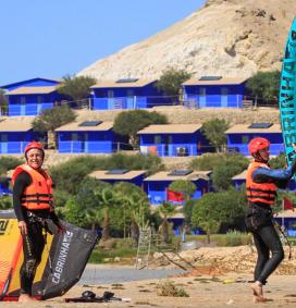 cours de kitesurf devant les bungalows de dakhla attitude 