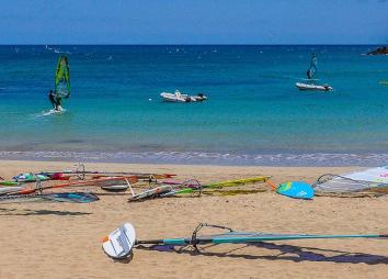 Partez faire du windsurf-sur-Lanzarote-banniere