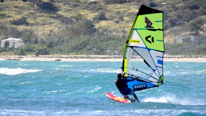 Bienvenue sur le spot de Saint Martin pour un séjour kitesurf, windsurf et surf