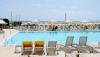 Piscine de l'hotel Oasis Atlantico Salinas au spot de santa maria au Cap vert