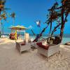 se relaxer sous les cocotiers a Ste Anne Guadeloupe avec fun kite academy
