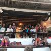 des riders heureux pendant le coaching a Zanzibar