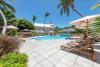 Vue globale sur la piscine de l'hôtel La playa sur le spot de Saint Martin aux Antilles