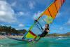 Jeune windsurfeur au club Wind Adventure sur le spot de Saint Martin 