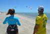 Cours privé de kitesurf et observation devant le club KBC Parajaru sur le spot au Brésil