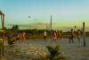 Terrain de volleyball à l'hotel Vila Jardim sur le spot de Parajuru au Brésil