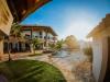 Vue du jardin de la poussada Line Up Surfhouse à Taîba au Brésil