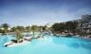 Piscine principale et bâtiment hôtel Melia Salinas à Lanzarote aux Canaries