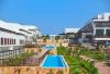 Piscine et locaux de l’hôtel Melia Llana à coté du spot de Santa Maria au Cap Vert