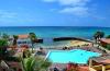 Vue de la piscine et de la plage du Porto Antiguo à Sal au Cap Vert