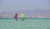 Deux ailes de kitesurf e bord de fenetre sur le spot El Gouna en Egypte