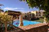 Piscine de l'hotel Dawar avec vue sur le pont Dawar el Omda à El Gouna