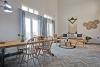 Salle à manger et salon dans un studio au Kalimera à Karpathos en Grèce
