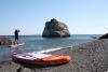 Planche de stand up paddle au bord de la mer sur le spot de Kos