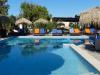 Grande piscine extérieure du Summerland à Naxos Mikri Vigla en Grèce