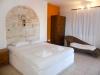 Chambre avec lit double au Summerland à Naxos Mikri Vigla en Grèce