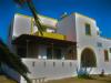 Vue extérieure de l'hotel Sunshine Appartements sur le spot de Naxos Saint Georges en Grèce