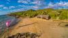 Les-pieds-dans-l'eau-avec-le-centre-babaomby-island-lodge-1