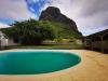 Vue de la piscine du Pik Pik au Morne sur l'île Maurice
