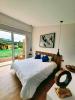 Chambre avec lit double dans hotel sense of ofir a Lagos