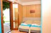 Deux lits simple separes dans hotel Resort Santa Maria en Sicile sur le spot kitesurf de Lo Stagnone