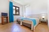 Interieur chambre avec deux lits doubles dans hotel Resort Santa Maria en Sicile sur le spot kitesurf de Lo Stagnone