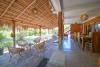 Terrasse d'en bas de la villa Kitesurfing lanka sur le spot de kalpitiya au Sri lanka