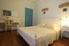 Chambre avec lit double à l'hotel Zeytin à Alaçati en Turquie