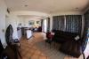 Vue interieur chambre bungalow a hotel California sur le spot de El Yaque au Venezuela