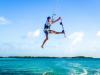 Saut en kite sur le spot de Los Roques au Venezuela
