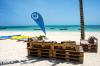 Espace chill sur la plage du spot de Kitesurf de Jambiani à Zanzibar par The loop beach resort