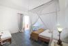 Intérieur de la chambre 3 de l'hôtel Cristal Resort sur le spot de paje à Zanzibar