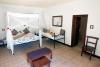 Intérieur de la chambre 8 de l'hôtel Cristal Resort sur le spot de paje à Zanzibar