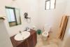 Salle de bains d'une autre chambre de l'hôtel Cristal Resort sur le spot de paje à Zanzibar