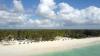Vue aérienne depuis la plage de l'hôtel Cristal Resort sur le spot de paje à Zanzibar
