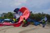 Transport de kite sur la plage ION CLUB Rosas en Espagne