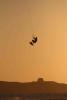 Kitesurf énorme saut coucher de soleil ION CLUB Essaouira au Maroc