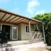 Bungalow au camping des îles, vu depuis l'extérieur