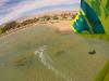 Vue aérienne d'un kitesurfeur au Club Ion Kitesurf à Safaga en Egypte 