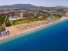 Vue aérienne de l’hôtel Sun Beach à Rhodes-Iallysos en Grèce et sa plage privée
