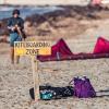 ailes de kite sur la plage de Limnos devant le centre KBC