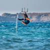 kitesurf en pleine action sur le spot de Limnos avec le centre KBC