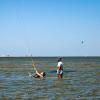 cours de kitesurf réalisé dans le lagon de Lo Stagnone par l ecole KBC Sicily