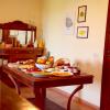 petit déjeuner servi sous forme de buffet à la Villa Vajarassa à Lo Stagnone