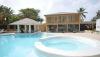 Piscine et espace détente à l'hôtel Oasis Atlatico Belorizonte sur lîle d Sal, sur le spot de Santa Maria au Cap Vert