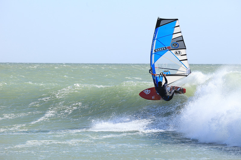 Configuration d'un spot de vague spot de kitesurf et windsurf