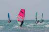 3 windsurfeurs en navigation sur le spot de Jericoacoara au Brésil
