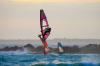 Nicolas AKGAZCYIAN en freestyle sur le spot de Cape Town en Afrique du sud pour le stage windsurf